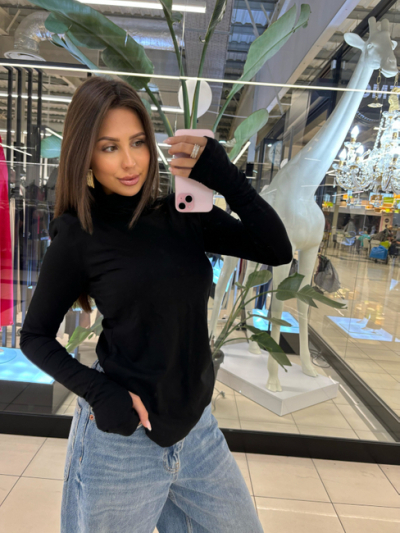 GOLF Z PODUSZKAMI NA RAMIONACH - czarny 