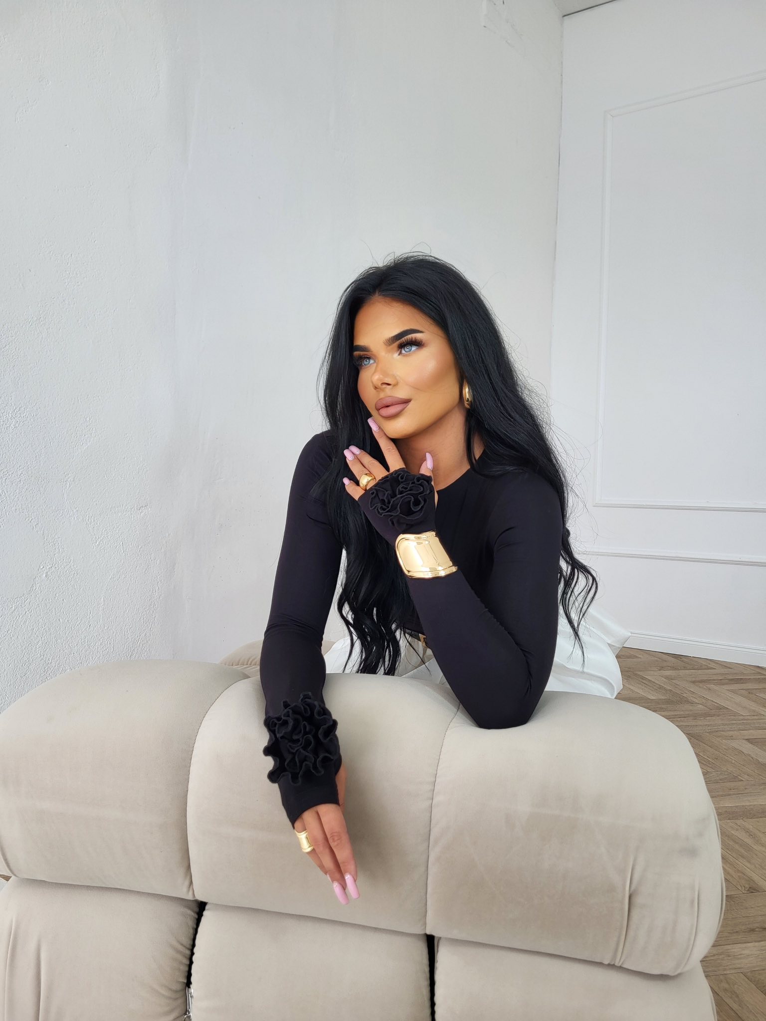 BLUZKA_Z_ROZA_-_czarna_