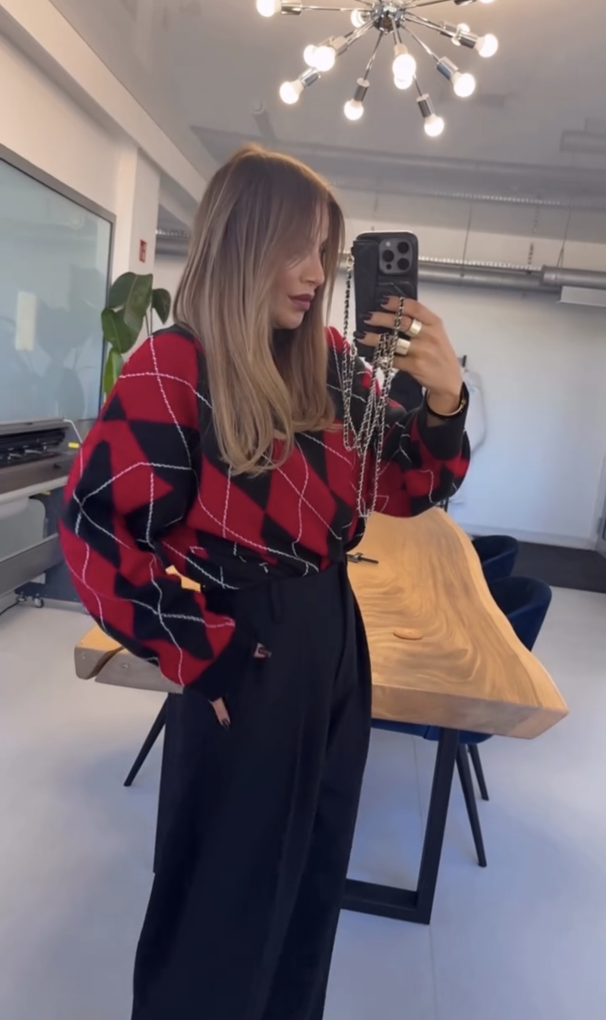 SWETER_W_ROMBY_-_czerwony_