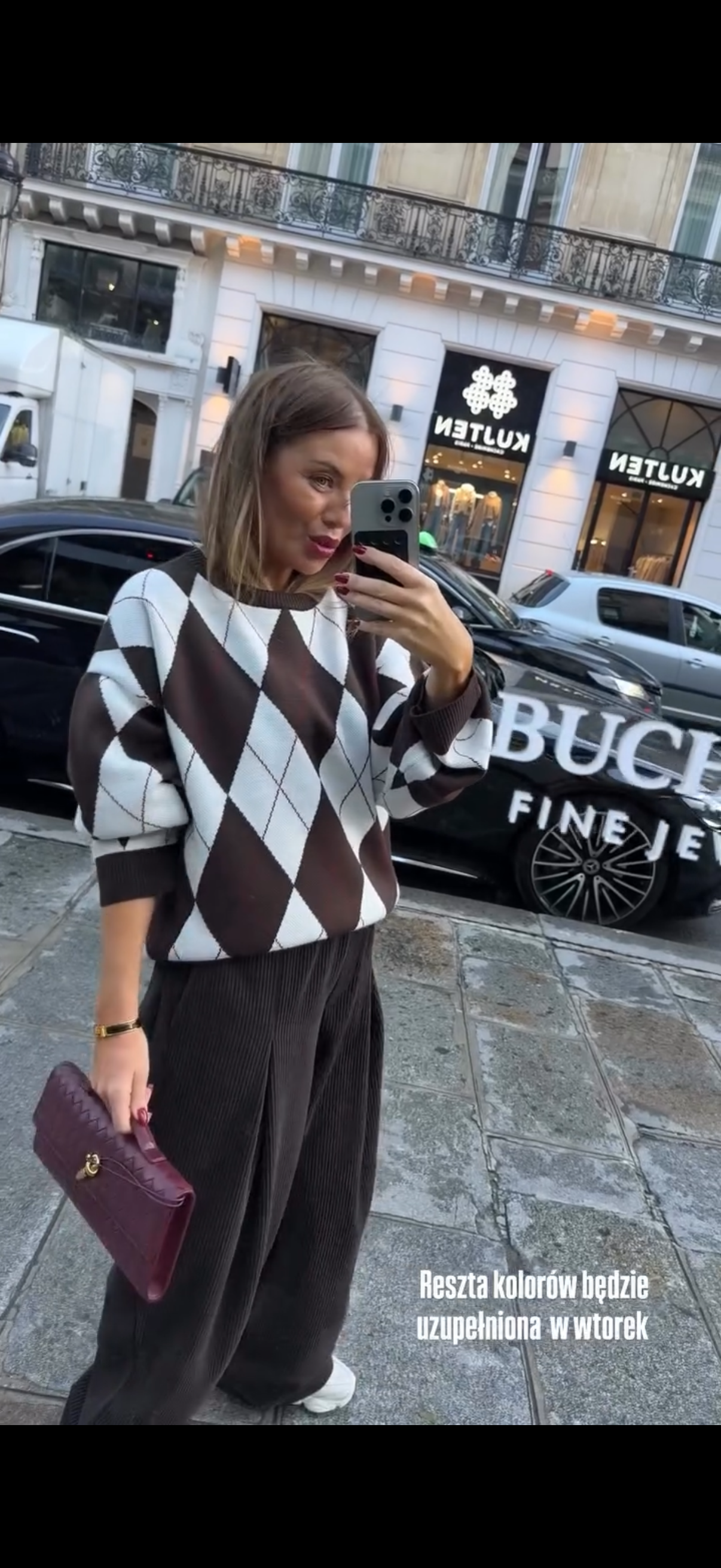 SWETER_W_ROMBY_-_biel_i_braz