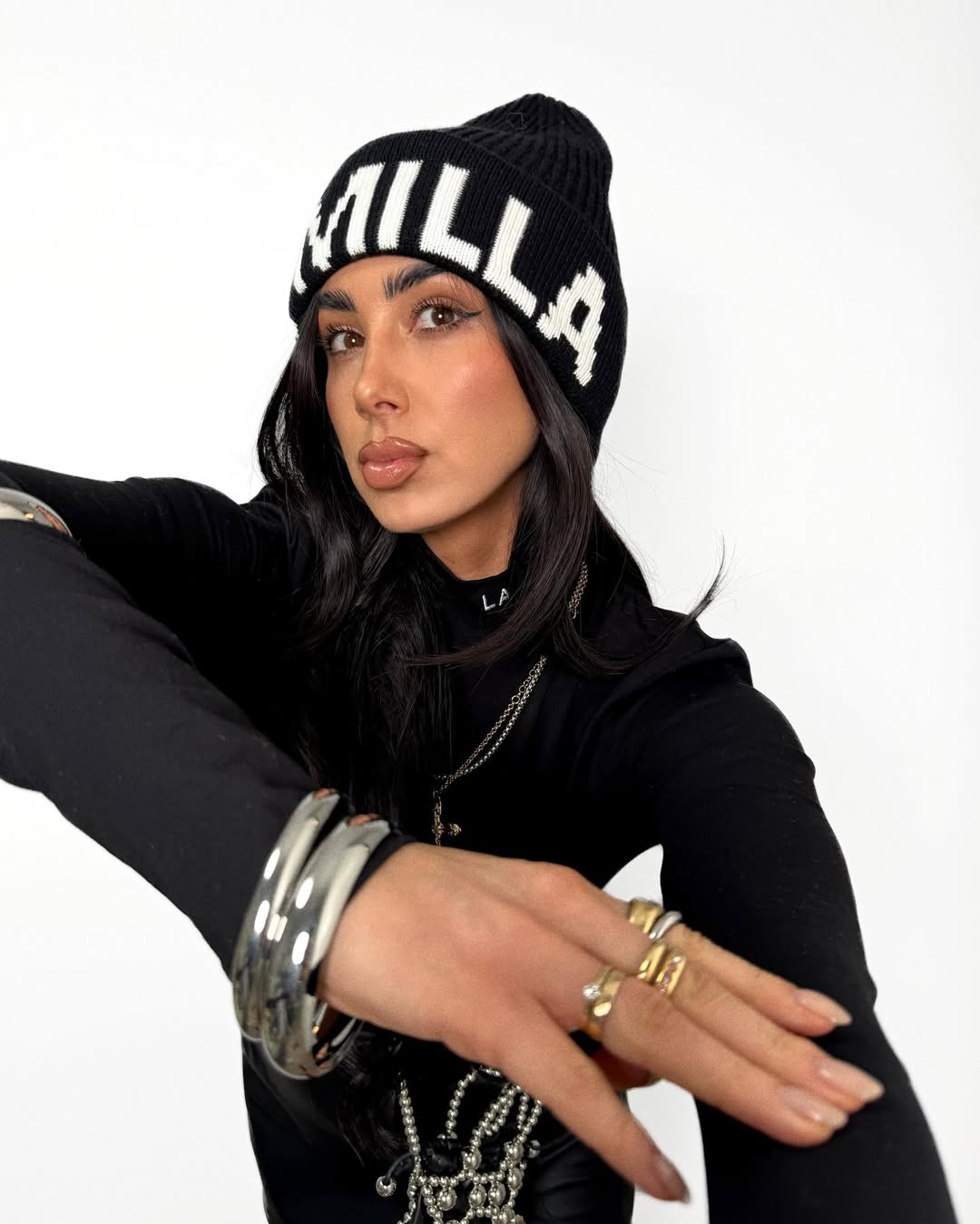 CZAPKA_WELNIANA_-_czarna_