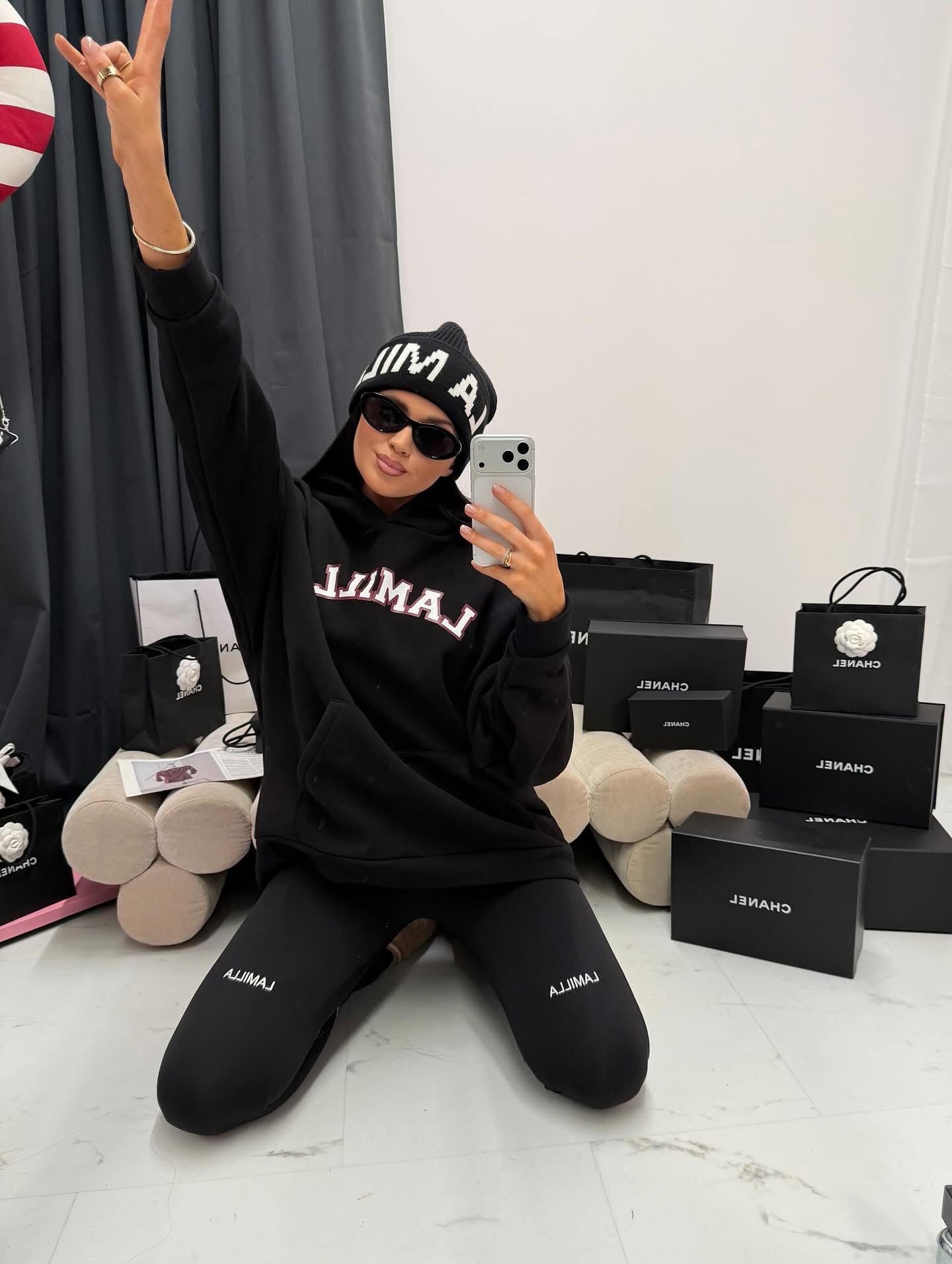 BLUZA_Z_KAPTUREM_-_czarna_