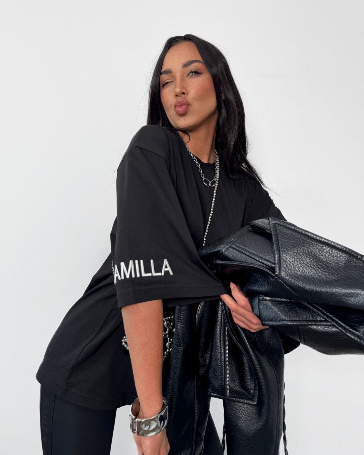 T-SHIRT_OVERSIZE_Z_AGRAFKA_-_czarny_