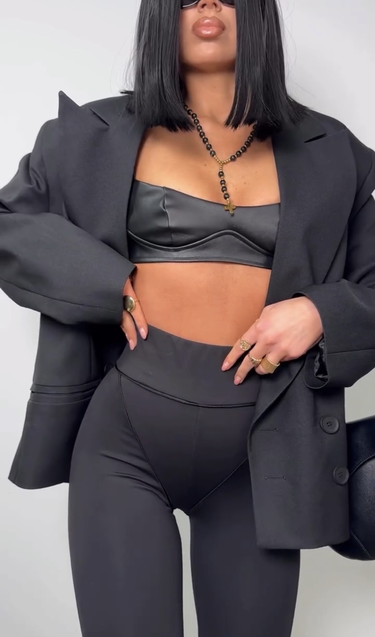 LEGGINSY_LAMOWKA_STRINGI_-_czarne_