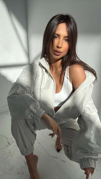 KOMPLET DRESOWY Z MARSZCZENIEM - chłodny beż