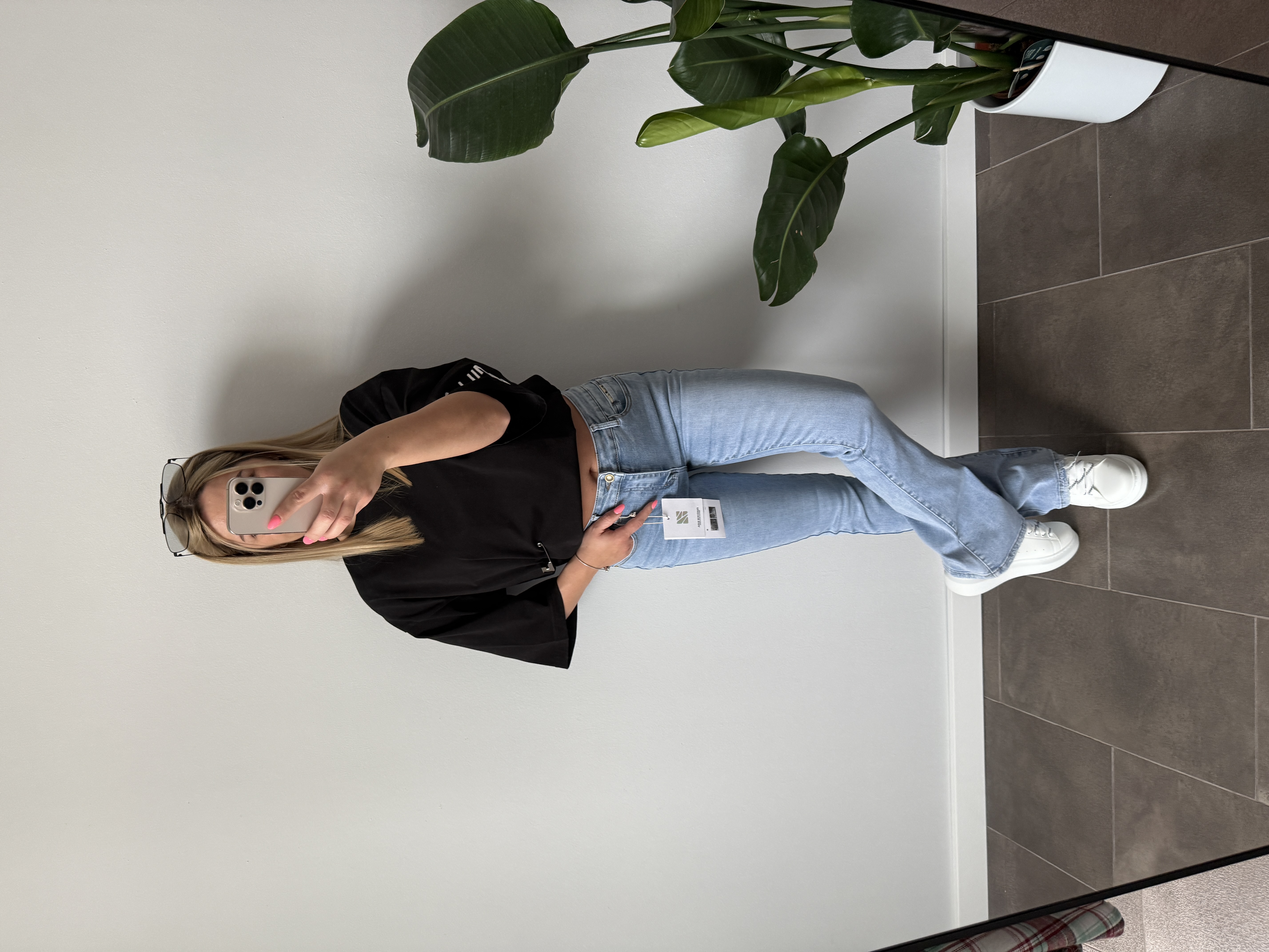 SPODNIE_JEANSOWE_DZWONY_