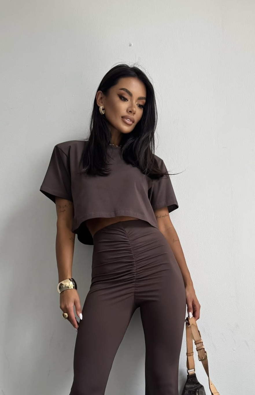 TOP_KOSZULKA_Z_PODUSZKAMI_-_czekolada